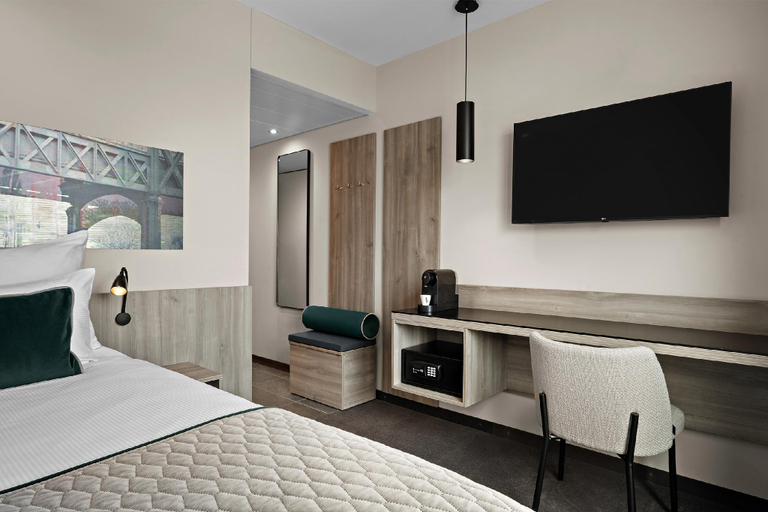 Bedroom 2, Leonardo Hotel Vienna City West, Wien