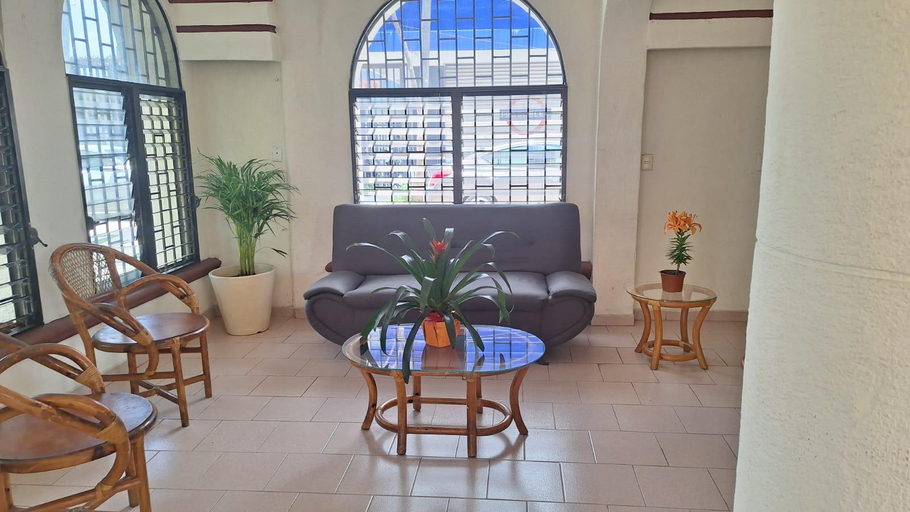 Public Area, Capital O Hotel Rolovi Cancún, Isla Mujeres