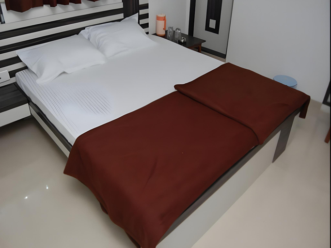 Bedroom 2, Hotel Eden, Mumbai Suburban