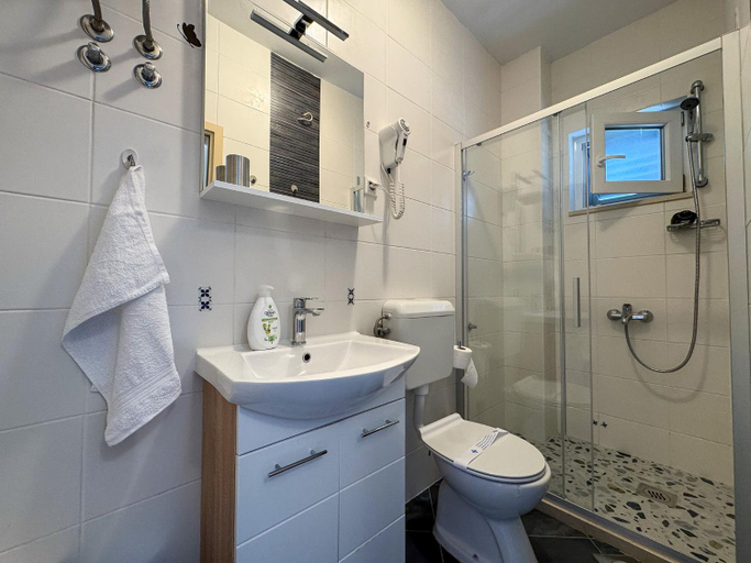 Bathroom 4, Apartments Pralas, Dubrovnik