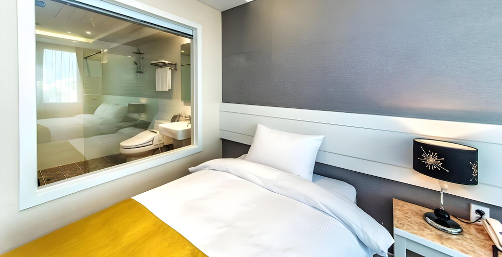 Bedroom 3, Galaxy Hotel, Jeju
