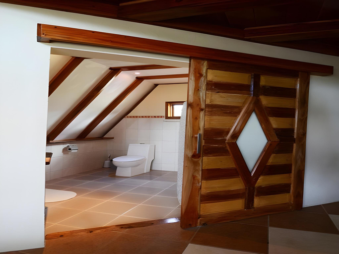 Bathroom 5, Kalachuchi Beach Resort, Enrique Villanueva
