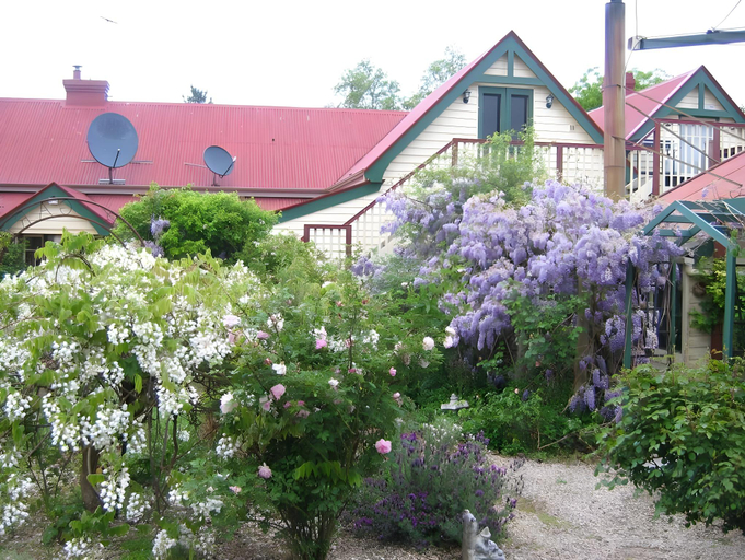 Others 2, Crabtree House, Huon Valley