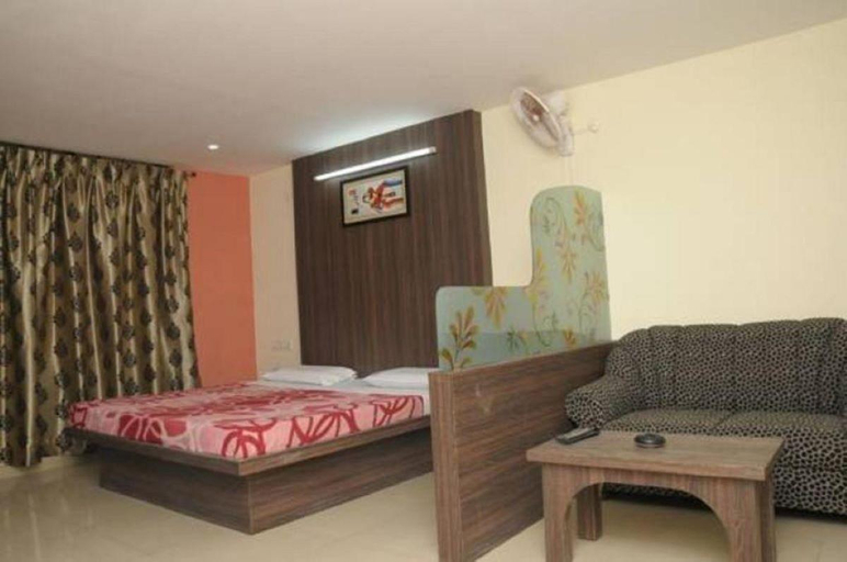 Bedroom 3, Hotel Shoven, Davanagere