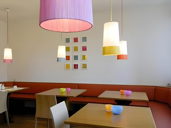 Others 3, Business and Budget Hotel Tessin, München