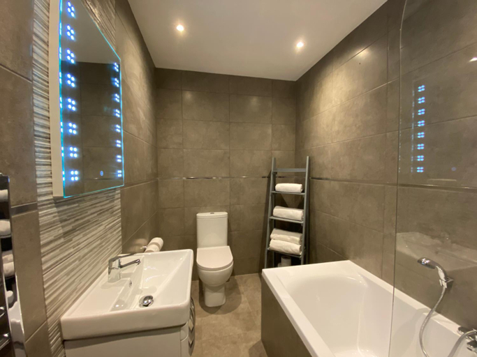 Bathroom 3, Eden Escapes Serviced Apartments, Lancashire