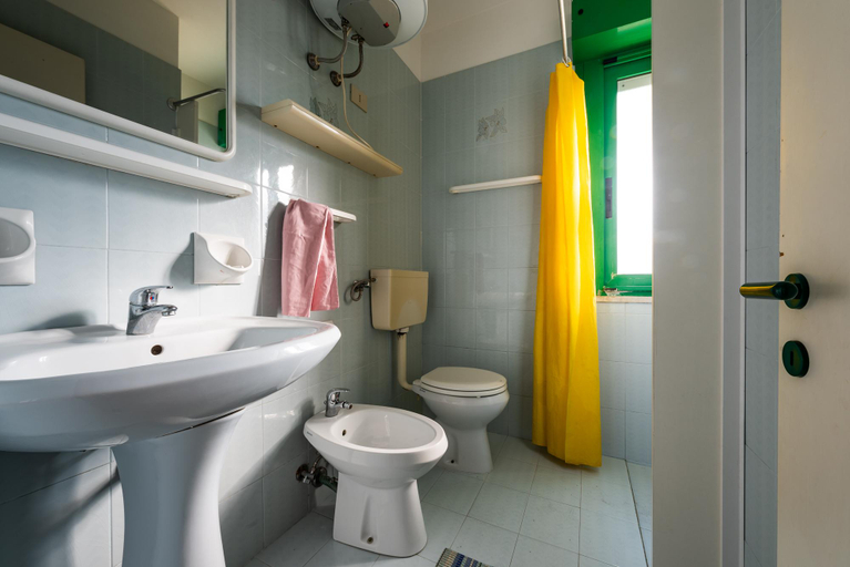 Bathroom 2, Warm and bright apartment in Bibione near the sea, Venezia