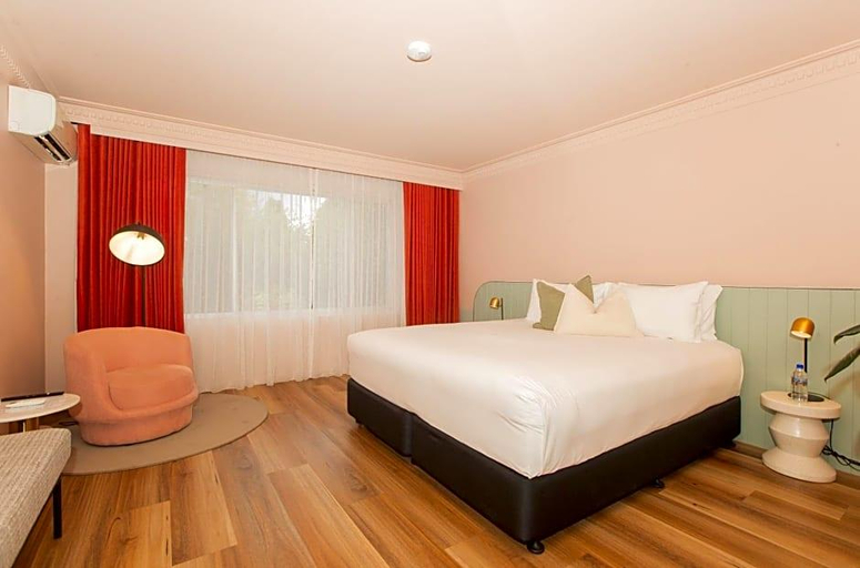 Bedroom 3, Kyah - Boutique Hotel, Blue Mountains