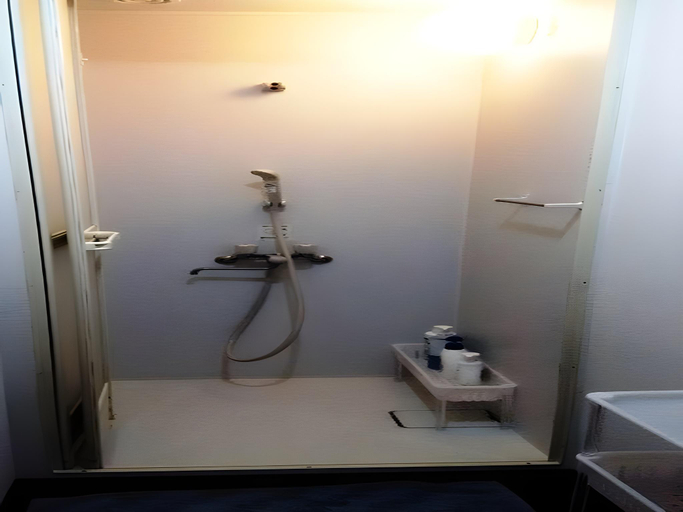 Bathroom 4, Guest House Hana, Ōtsu
