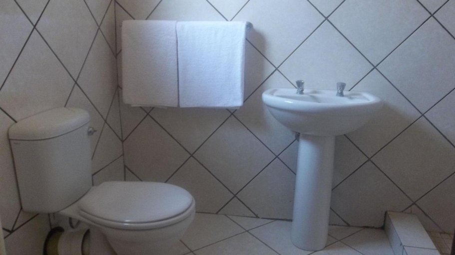 Bathroom, Steenbok Lodge, Ehlanzeni
