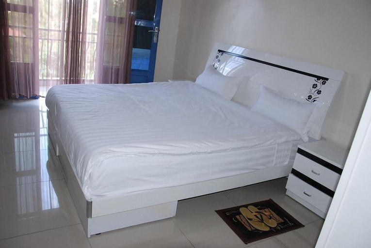 Bedroom 2, Western Mountain Hotel, Rubavu
