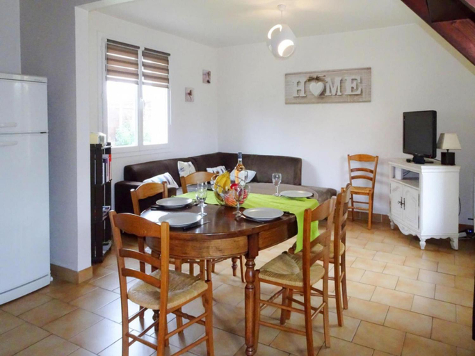 Others 4, Holiday Home in Portbail near Sandy Beach, Manche