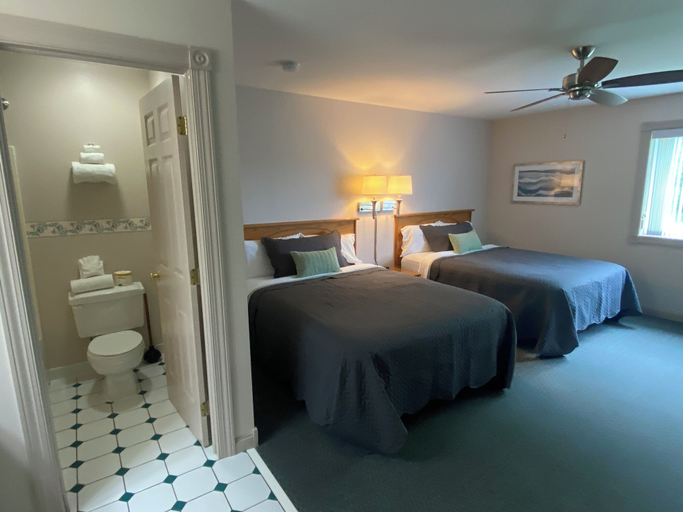 Bathroom 4, Green Gables Inn, Fillmore