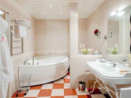 Bathroom 4, Congress Hotel Meridian, Murmansk gorod
