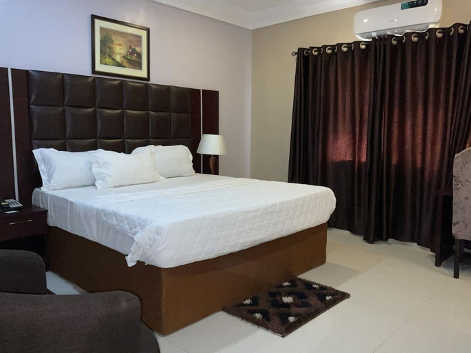 Bedroom 2, LIS HOTEL AND SUITES, IlorinWe