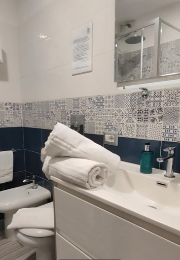 Bathroom 3, La CasAffittiera Apartments Group, Rome