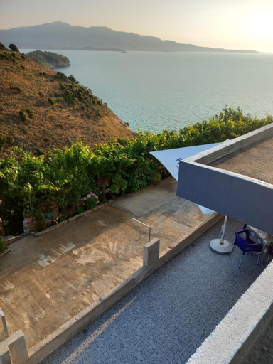 Others 5, Villa Nertili 1, Sarandës