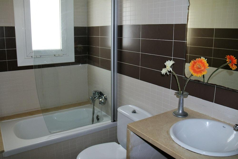Bathroom 2, Tropik, Girona