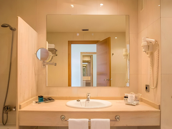 Bathroom 4, VS Gandia Palace Hotel ****, Valencia