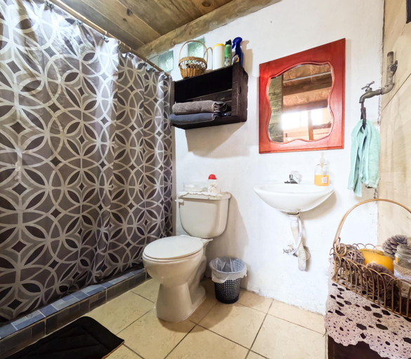 Bathroom 4, Cabanas Don Santiago, Santa Cruz Verapaz