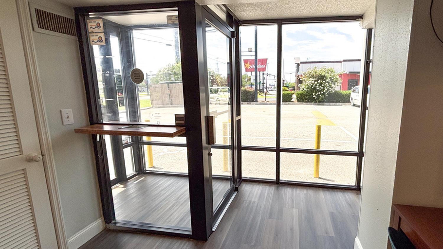 Public Area, Motel 6 – Conway, SC, Horry
