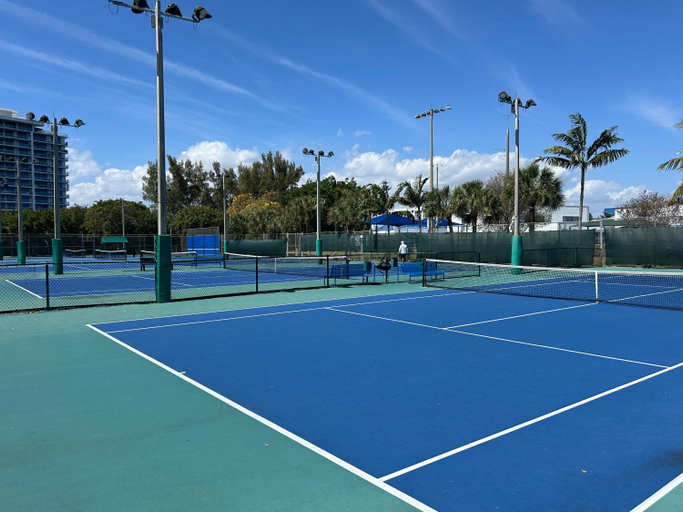 Sport & Beauty, Waterview Condo- Spacious 2 bedroom - Central - Steps to Beach, Broward