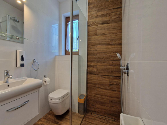 Bathroom 3, Holiday Home in Wisniowa with Pool and Forest, Strzyżów