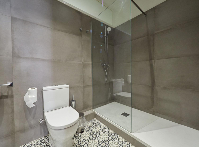 Bathroom 3, BarcelonaForRent The Central Place, Barcelona