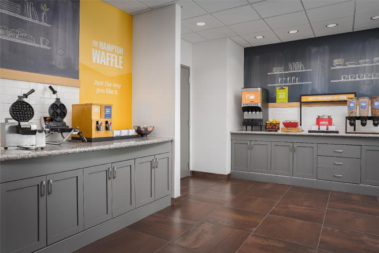 Food & Drinks 5, Hampton Inn & Suites Omaha-Downtown, Douglas
