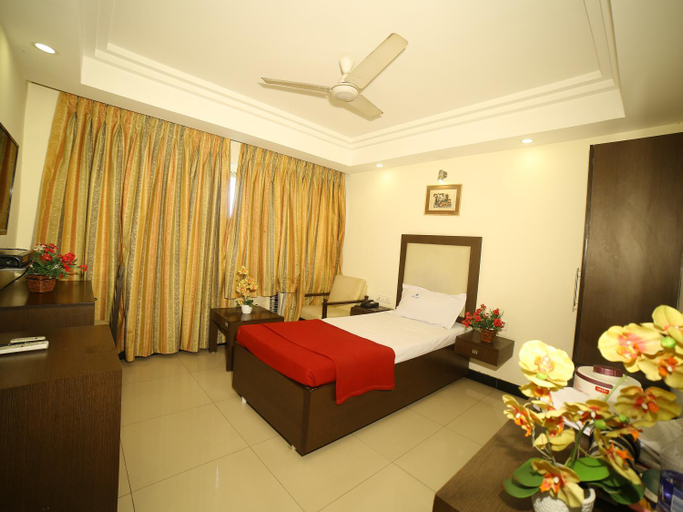Bedroom 2, HOTEL RAJVIHAR DELUXE, Kurnool