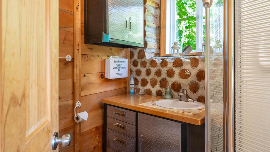 Bathroom 5, Le Baluchon Eco-villegiature, Maskinongé