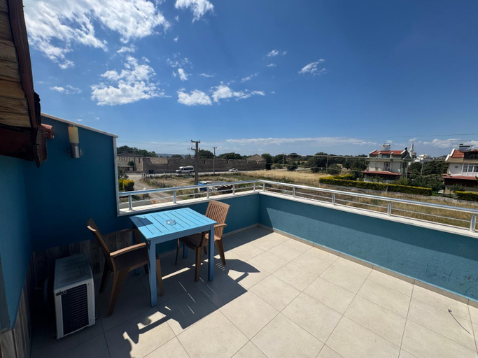 Others 3, Berfin Otel, Ezine