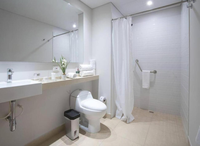 Bathroom, Caluce hab 408 by Letoh, Chía