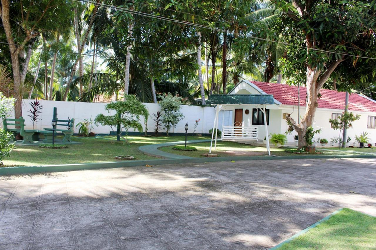Exterior & Views 4, Fortune Rest Villa, Mahawewa