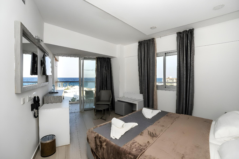 Bedroom 3, Captain Pier Hotel