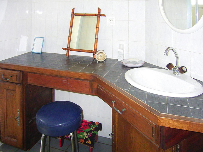 Bathroom 3, Holiday Home in Piriac near Sandy Beach, Loire-Atlantique