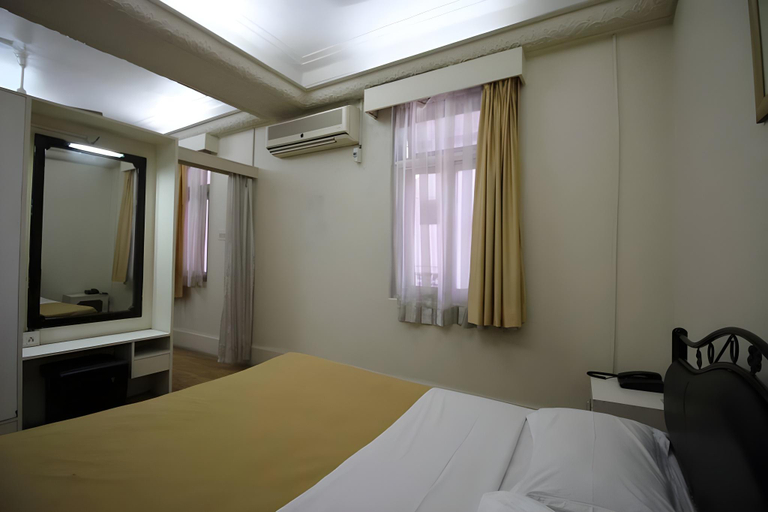 Bedroom 3, Hotel Swaroop, Pune