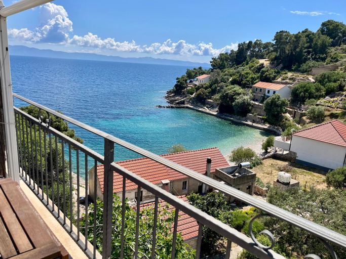 Others 5, Paradise Apartments - Robinson getaway, Jelsa