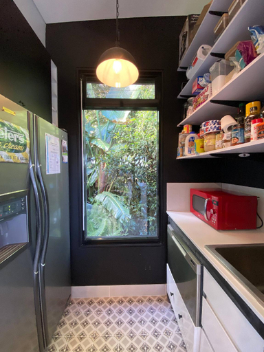 Kitchen, Cabane Tiny Tree House, Tamborine Mountain