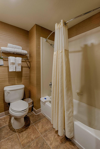 Bathroom 4, Best Western Plus Delta Inn & Suites, Contra Costa