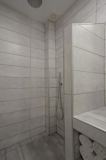 Bathroom 4, Alexandra Hotel, South Aegean