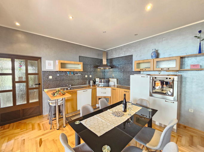 Others 5, VILLA VERA Apartments with pool, 200 m from the beach, Novi Vinodolski