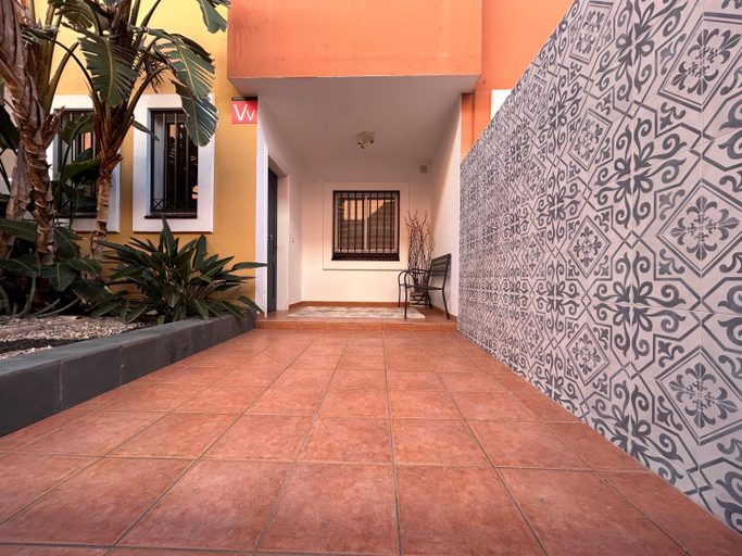 Others 3, Roque-House, Santa Cruz de Tenerife