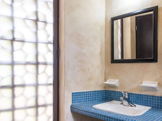 Bathroom, Hotel Barrio Latino, Cozumel