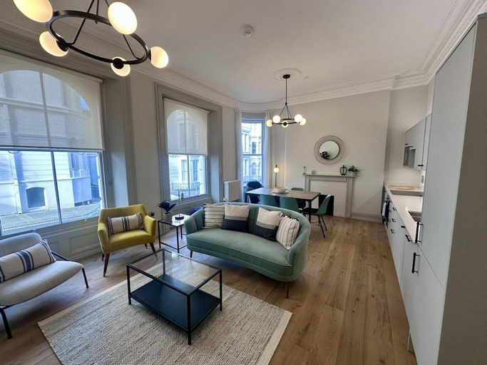 Others 4, 1 Bed Halliford By Pureserviced , Plymouth