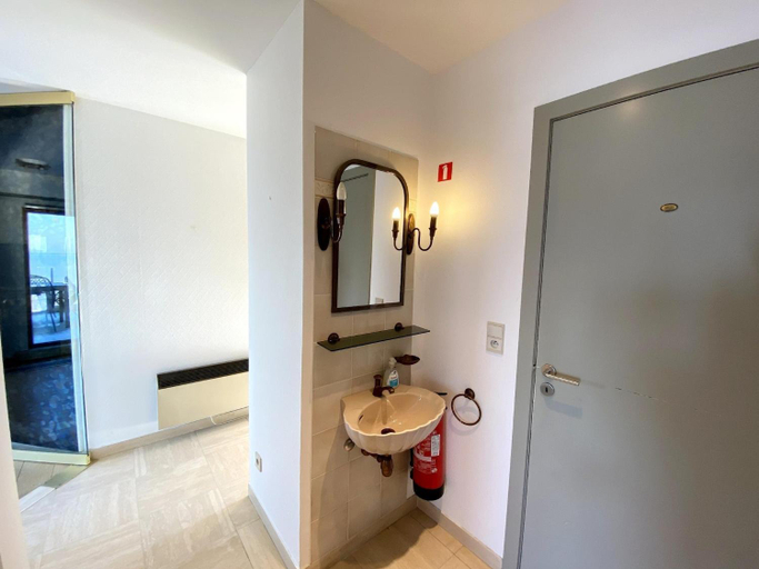 Bathroom 3, Apartment in Nieuwpoort by the Beach, West-Vlaanderen