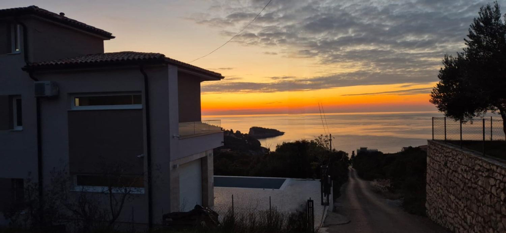 Others 4, Sweet Sea Villa