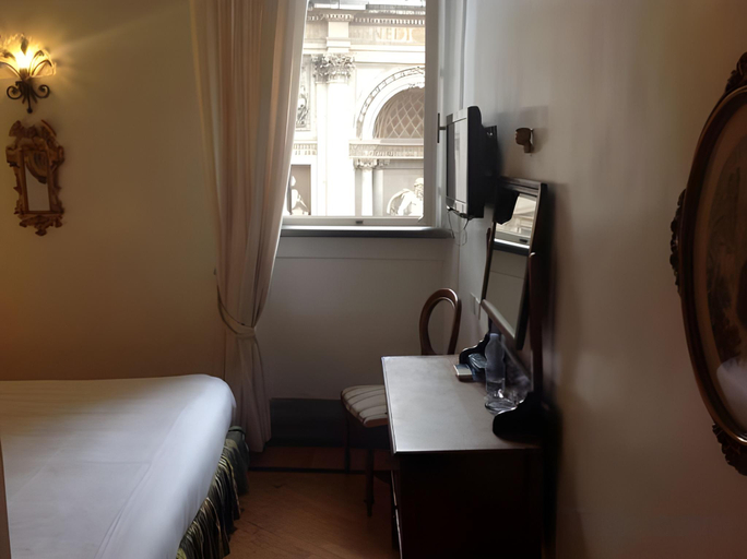 Bedroom 3, Fontana Rome Hotel, Rome