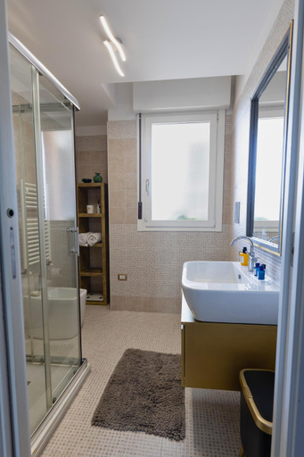 Others 5, Penthouse genneruxi, Cagliari