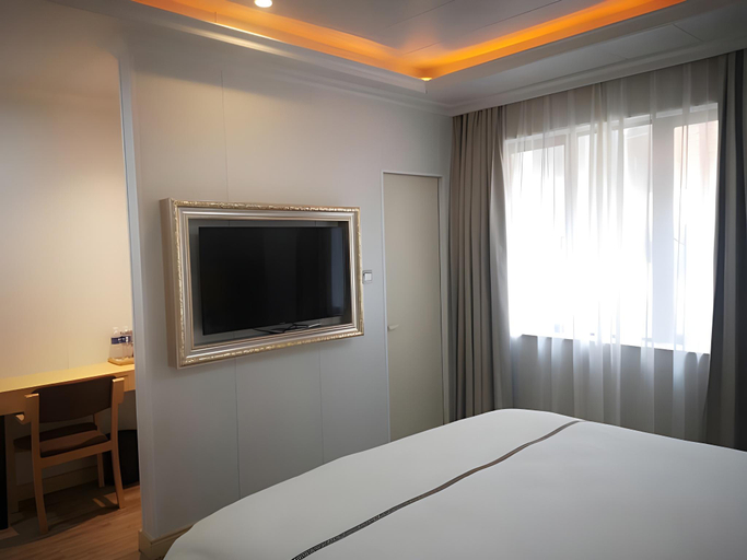 Bedroom 4, GreenTree Inn Express Shanghai Baoshan District Youyi Road Metro Station, Shanghai
